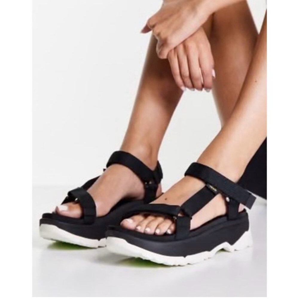 Teva Black Jadito Universal Sporty Platform Cushion Sandals Women’s Size 9